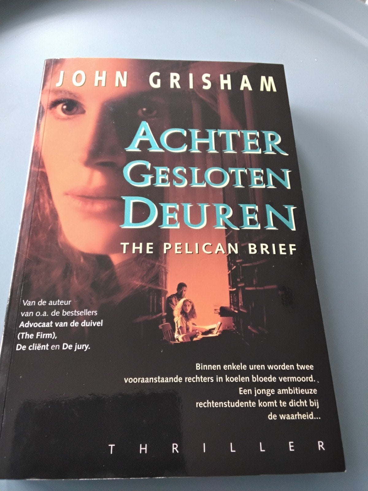 John Grisham - Achter gesloten deuren, Ophalen of Verzenden, Zo goed als nieuw, John Grisham