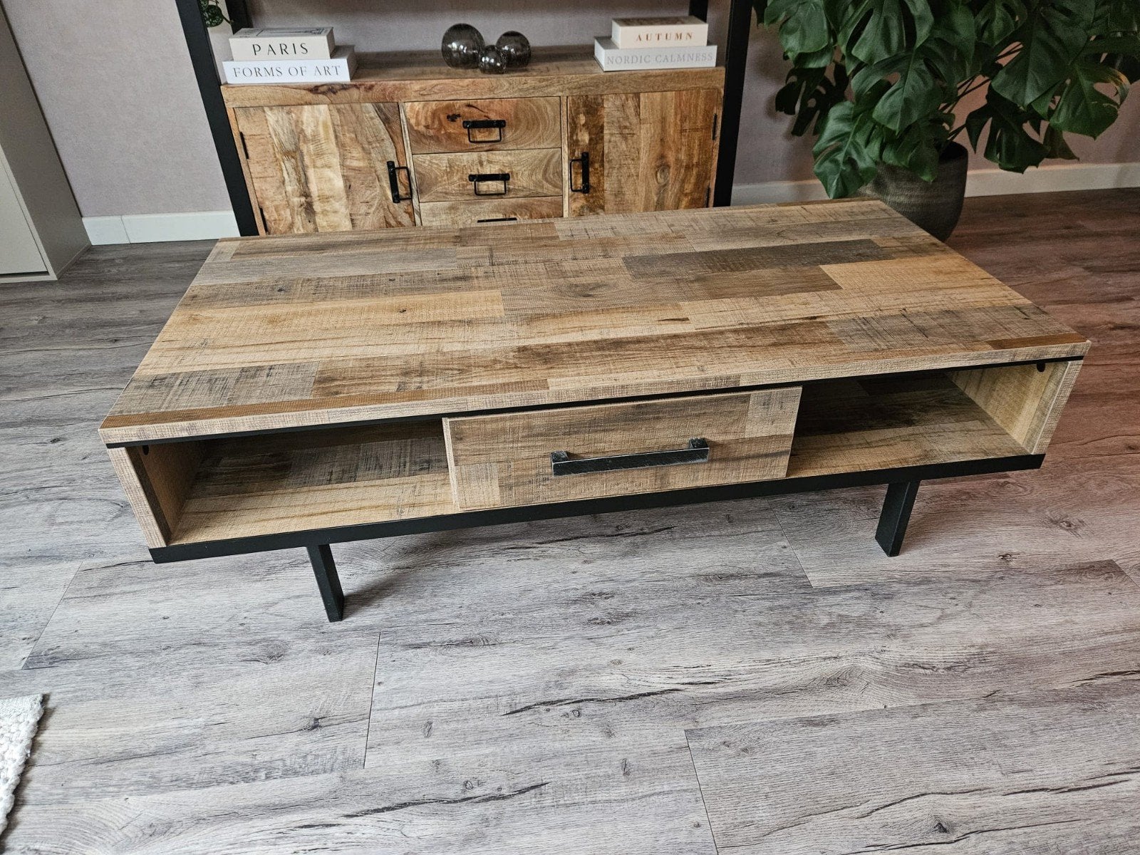 Salontafel industrieel mangohout met lade en opbergvakken, Huis en Inrichting, Tafels | Salontafels, Gebruikt, 100 tot 150 cm