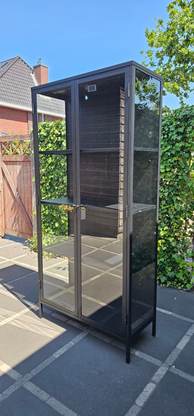 Zwarte VTWonen vitrinekast van metaal en glas, Ophalen, 50 tot 100 cm, Glas, 150 tot 200 cm