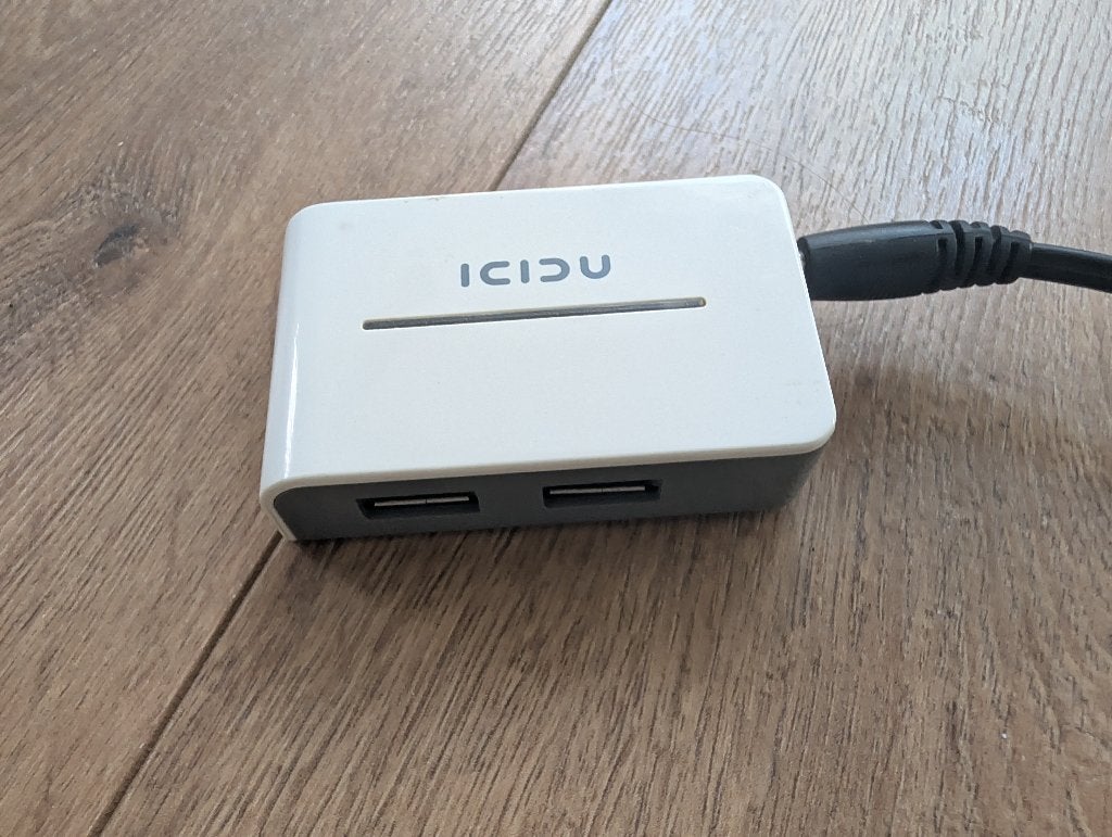 Icidu powered USB hub, Computers en Software, Dockingstations, Gebruikt, Laptop, Icidu, Ophalen of Verzenden