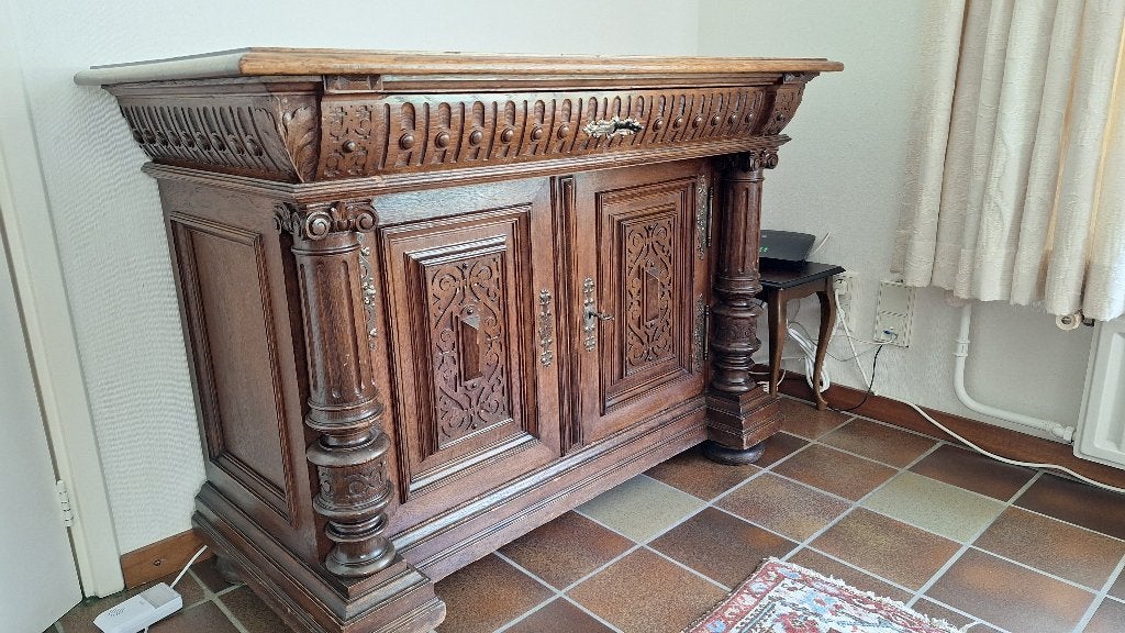 Antiek eiken dressoir/sideboard met houtsnijwerk, Antiek en Kunst, Antiek | Meubels | Kasten, Ophalen