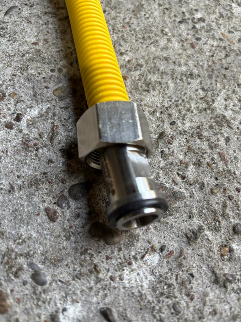 Gele flexibele gasslang met koppelingen, Ophalen, Zo goed als nieuw, Kabel of Snoer