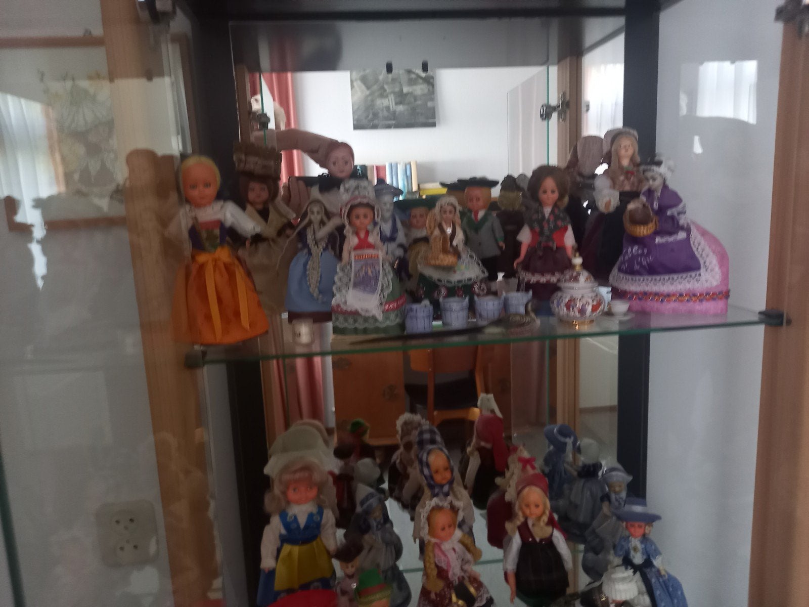 Poppen  klederdracht uit diverse landen, Verzamelen, Ophalen