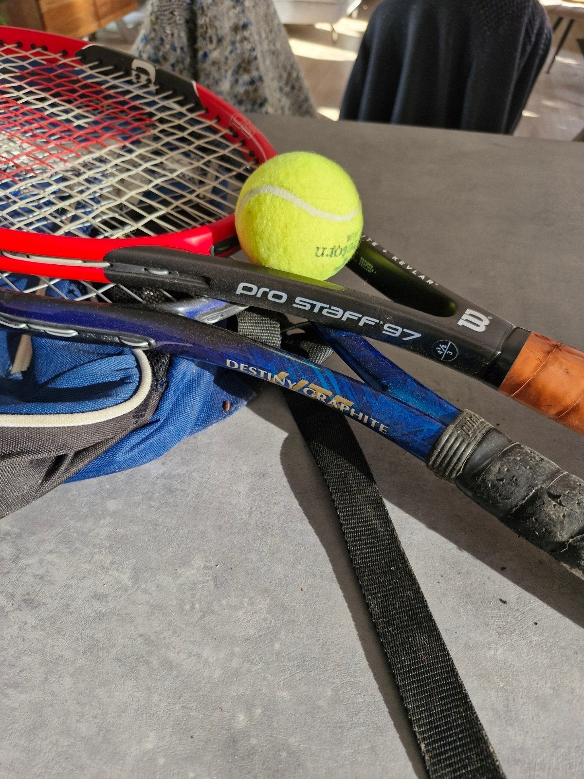 Tennisrackets, tas en ballen - Complete set, Gebruikt, Ophalen of Verzenden, Wilson, Racket