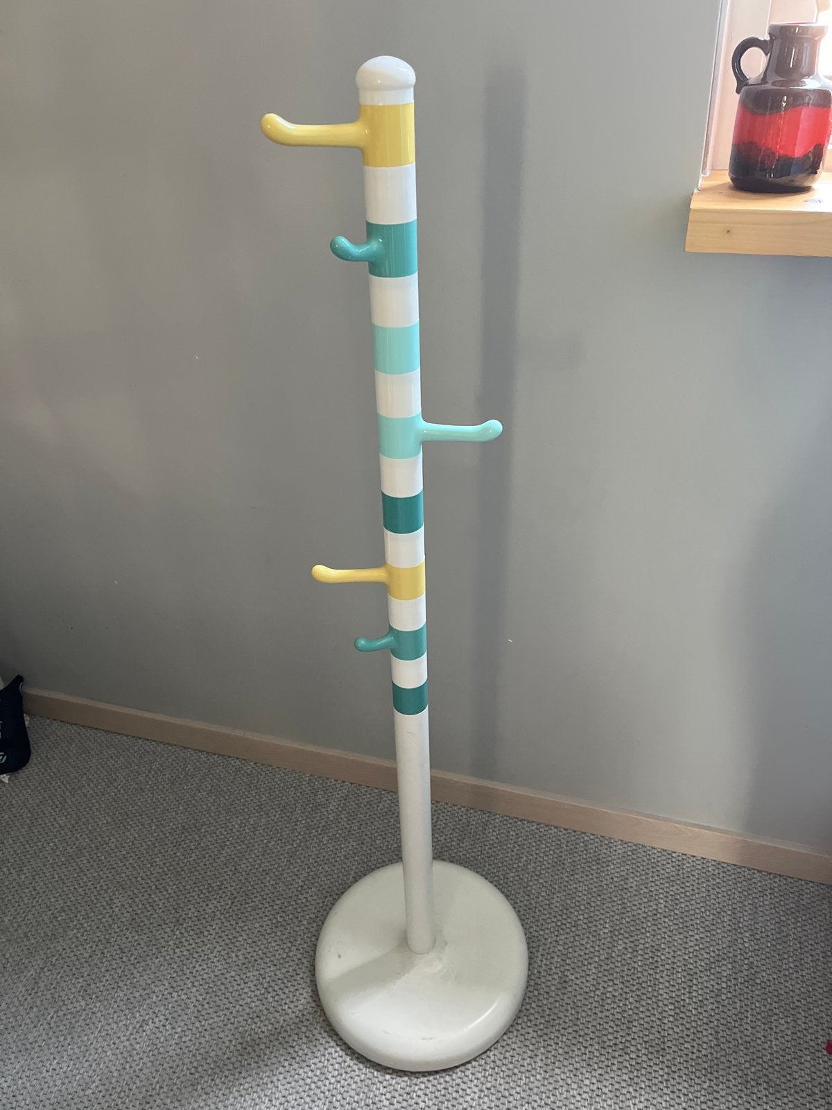 Kleurrijke IKEA kapstok Krokig voor kinderkamer, Huis en Inrichting, Ophalen, Kunststof, Gebruikt, 100 tot 150 cm