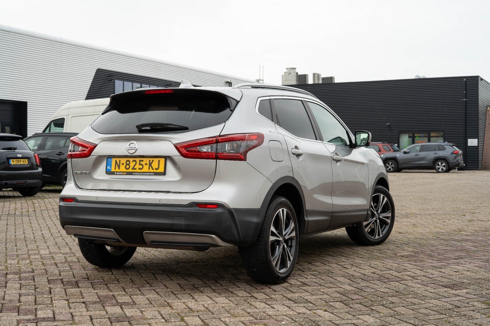 Foto 4 van Nissan Qashqai 1.2 Dig-t 115pk 2018 Grijs 64.268 KM