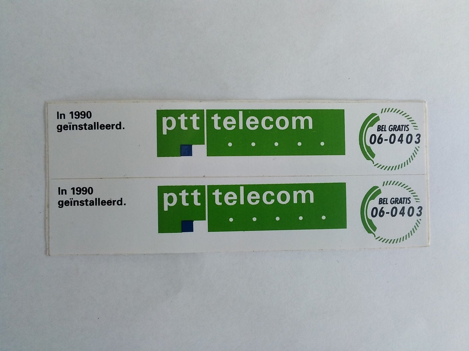 Stickers PTT Telecom In 1990 geïnstalleerd (groot), Verzenden, Zo goed als nieuw