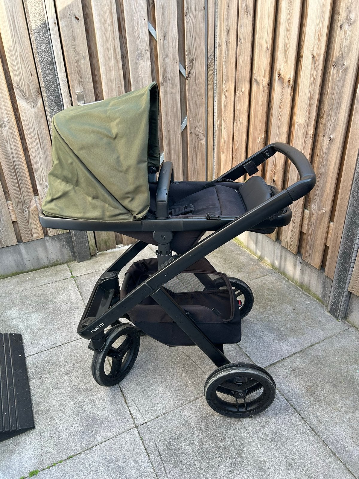Dubatti kinderwagen groen/zwart - Verstelbaar incl reiswieg, Gebruikt, Verstelbare duwstang, Ophalen, Kinderwagen