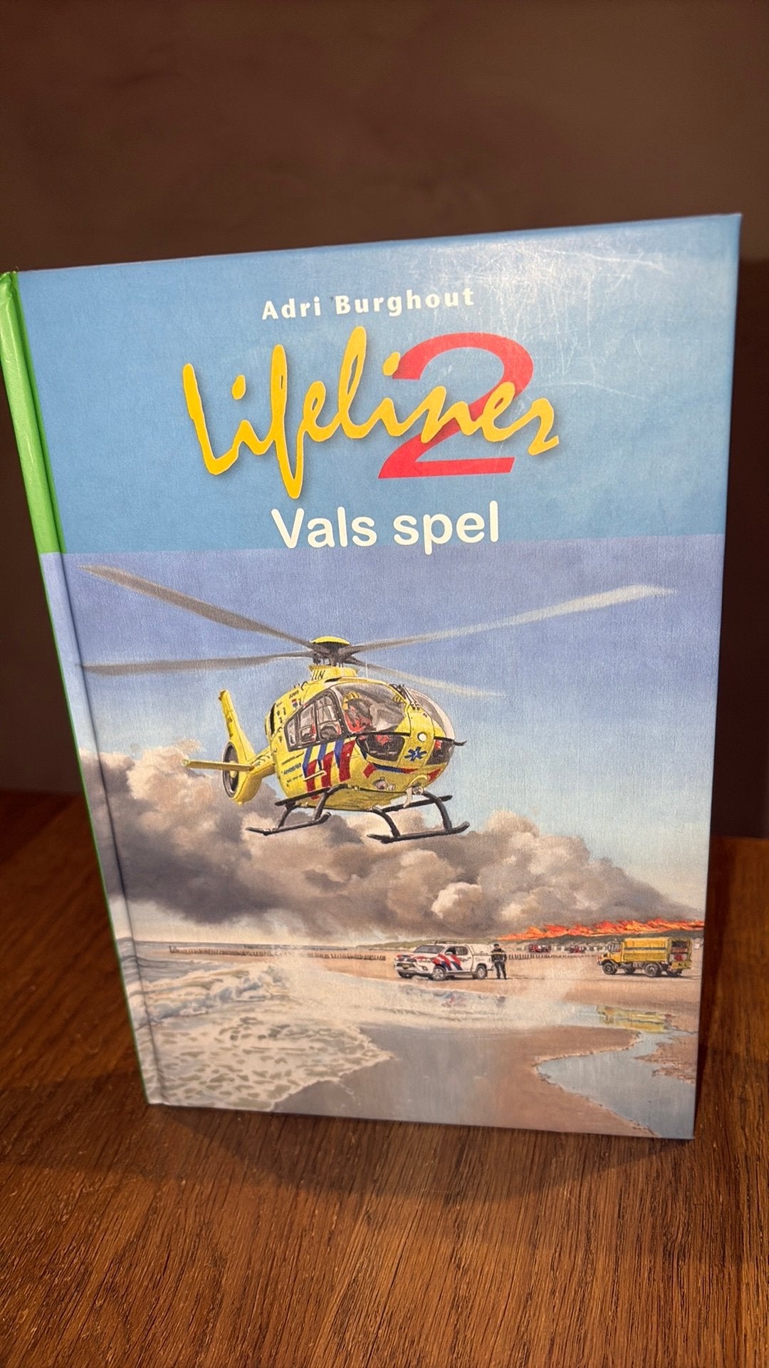 Adri Burghout - Vals spel Lifeliner deel 17, Boeken, Ophalen of Verzenden, Zo goed als nieuw, Adri Burghout