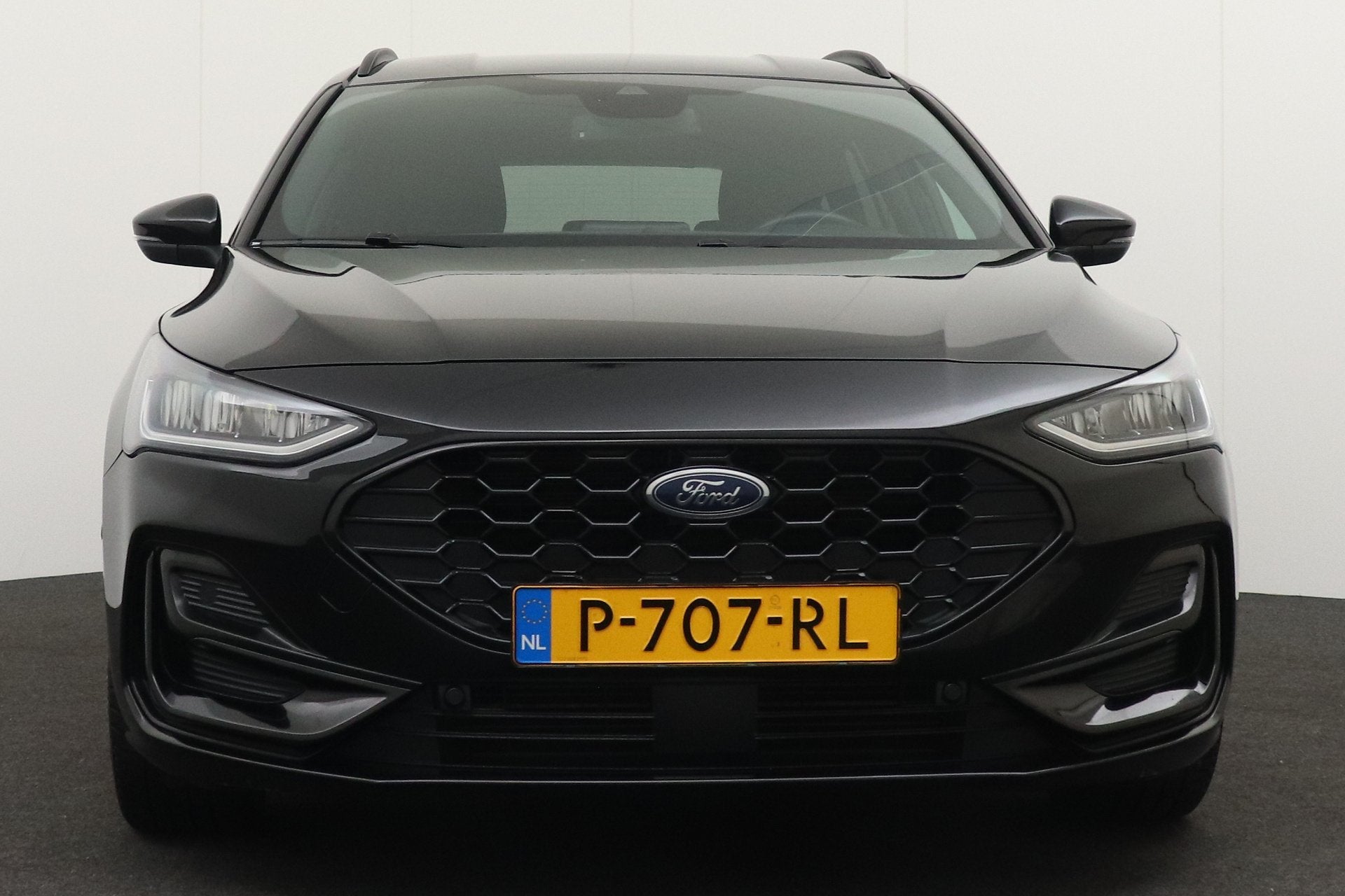 Ford FOCUS Wagon ST Line 124 PK Hybrid Camera Stuur+Stoelver, Dealer onderhouden, Gebruikt, Zwart, Origineel Nederlands