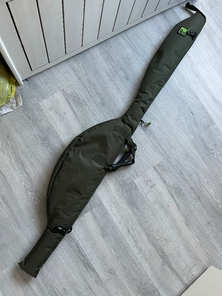Twee vrijwel nieuwe Hutchinson hengel foudraals , 160cm, Ophalen of Verzenden, Zo goed als nieuw, Overige typen