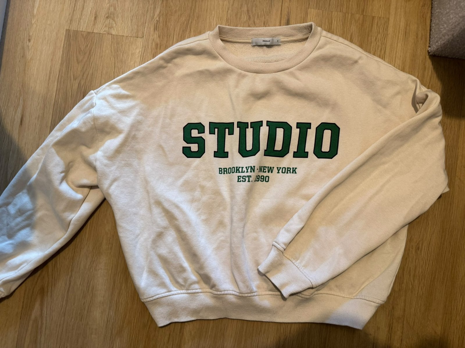 Mooie sweater van Pigalle maat s, Ophalen of Verzenden, Zo goed als nieuw, Beige