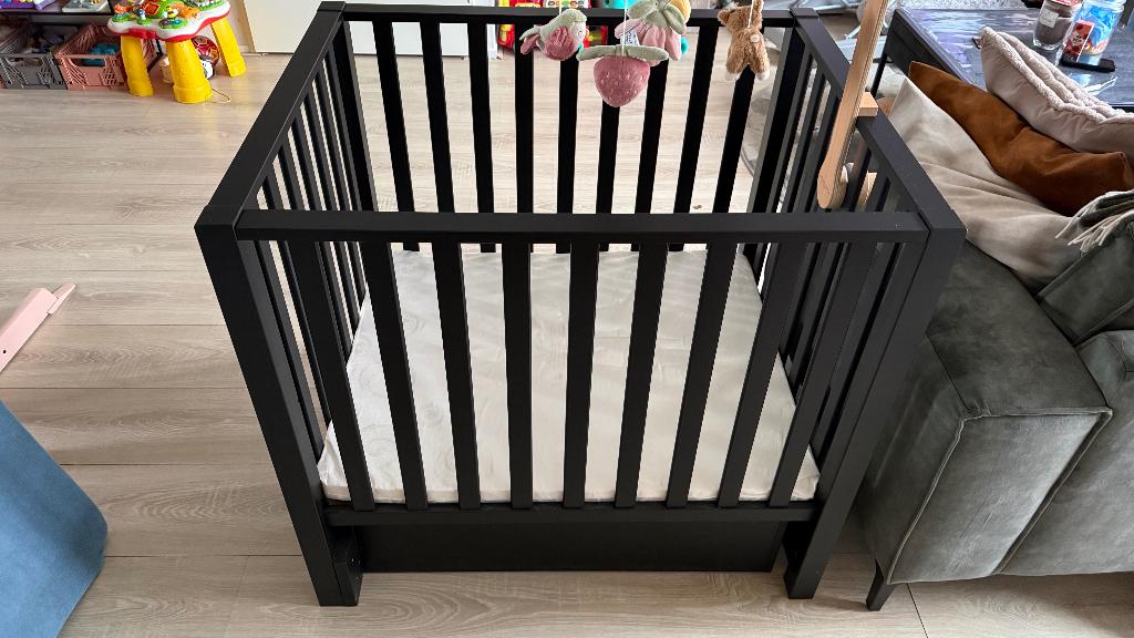 Europe Baby Mees Box Met Lade Mat Zwart, Kinderen en Baby's, Boxen, Ophalen, Zo goed als nieuw, Lade