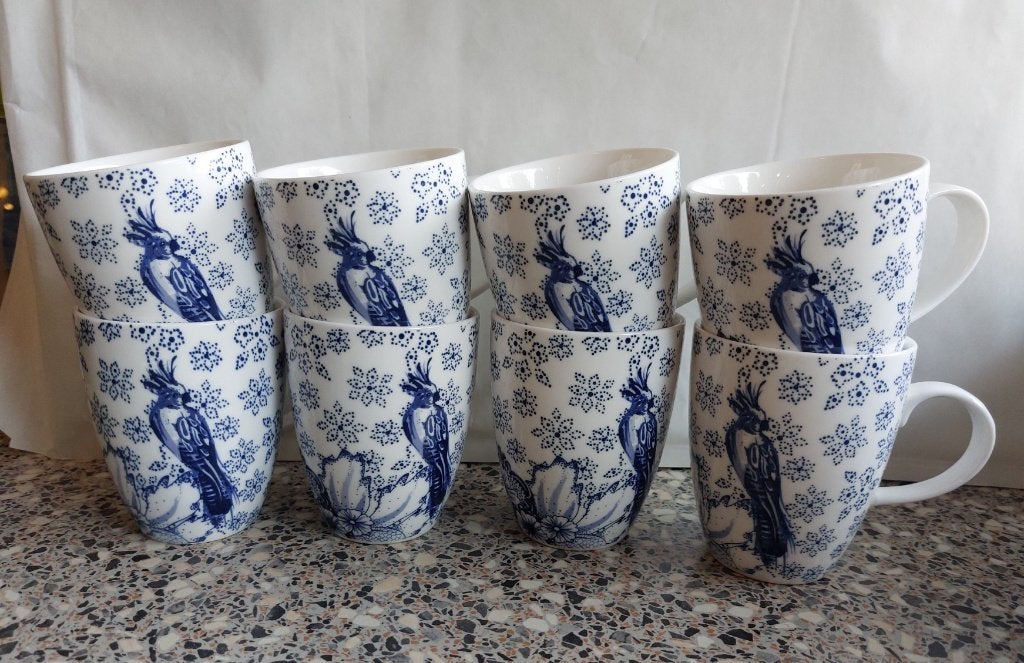 8x bekers mok Cato Douwe Egberts Papegaai Blauw wit, Huis en Inrichting, Overige merken, Zo goed als nieuw, Overige stijlen, Aardewerk