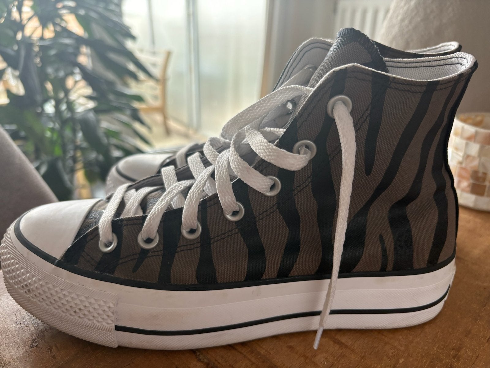 Converse All Star Platform Zebra Print Maat 39, Ophalen of Verzenden, Zo goed als nieuw, Bruin, Sneakers of Gympen