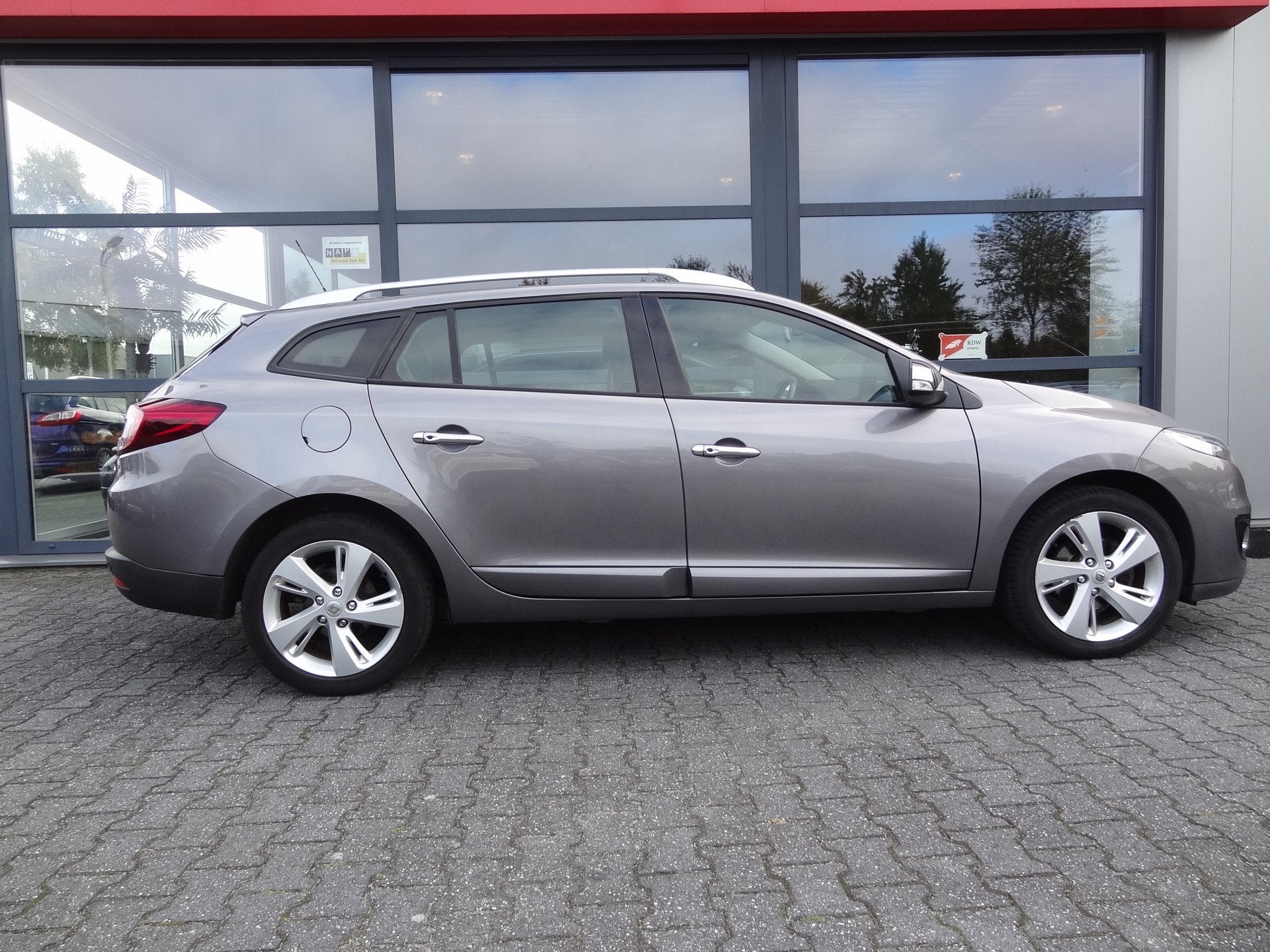 Renault Mégane Estate 1.2 TCe Collection NL-AUTO | AIRCO |, Auto's, Voorwielaandrijving, Euro 5, Gebruikt, 4 cilinders