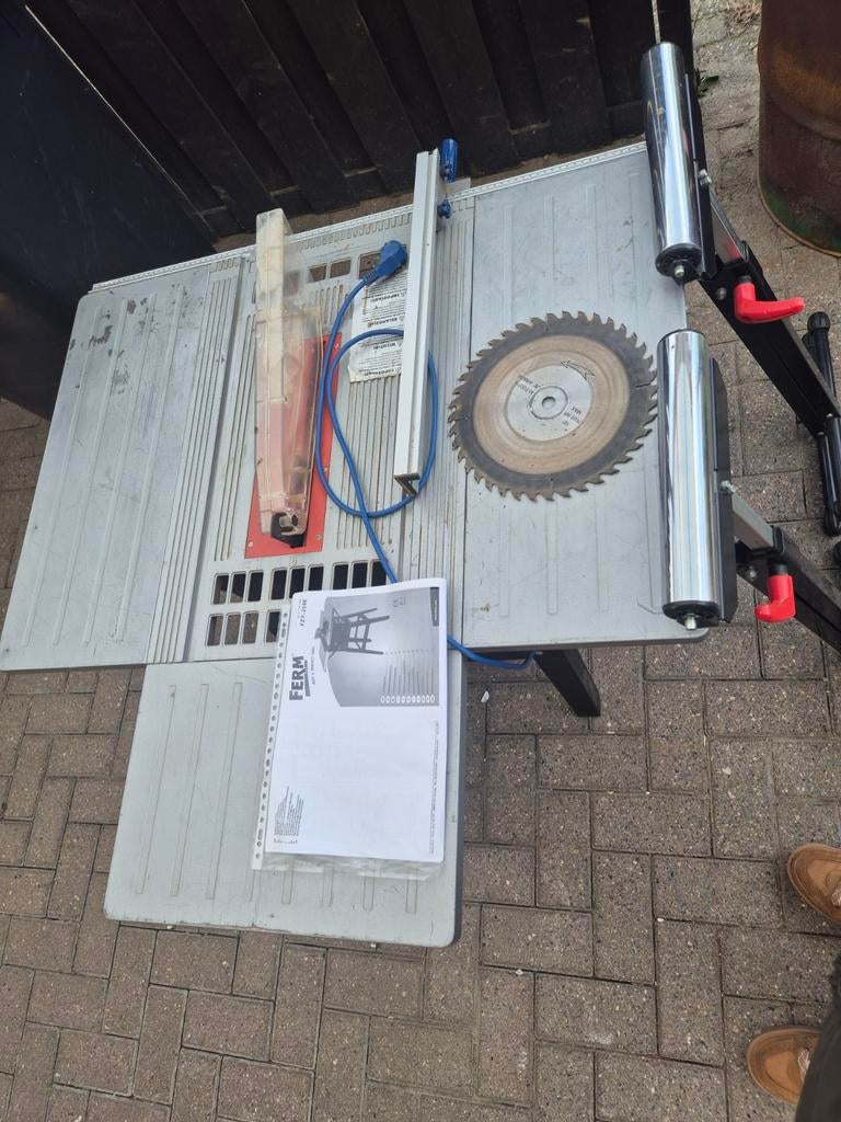Zaagtafel Ferm FZT-250E met 2 staanders - Goede staat, Ophalen, Gebruikt, Cirkelzaag, Ferm