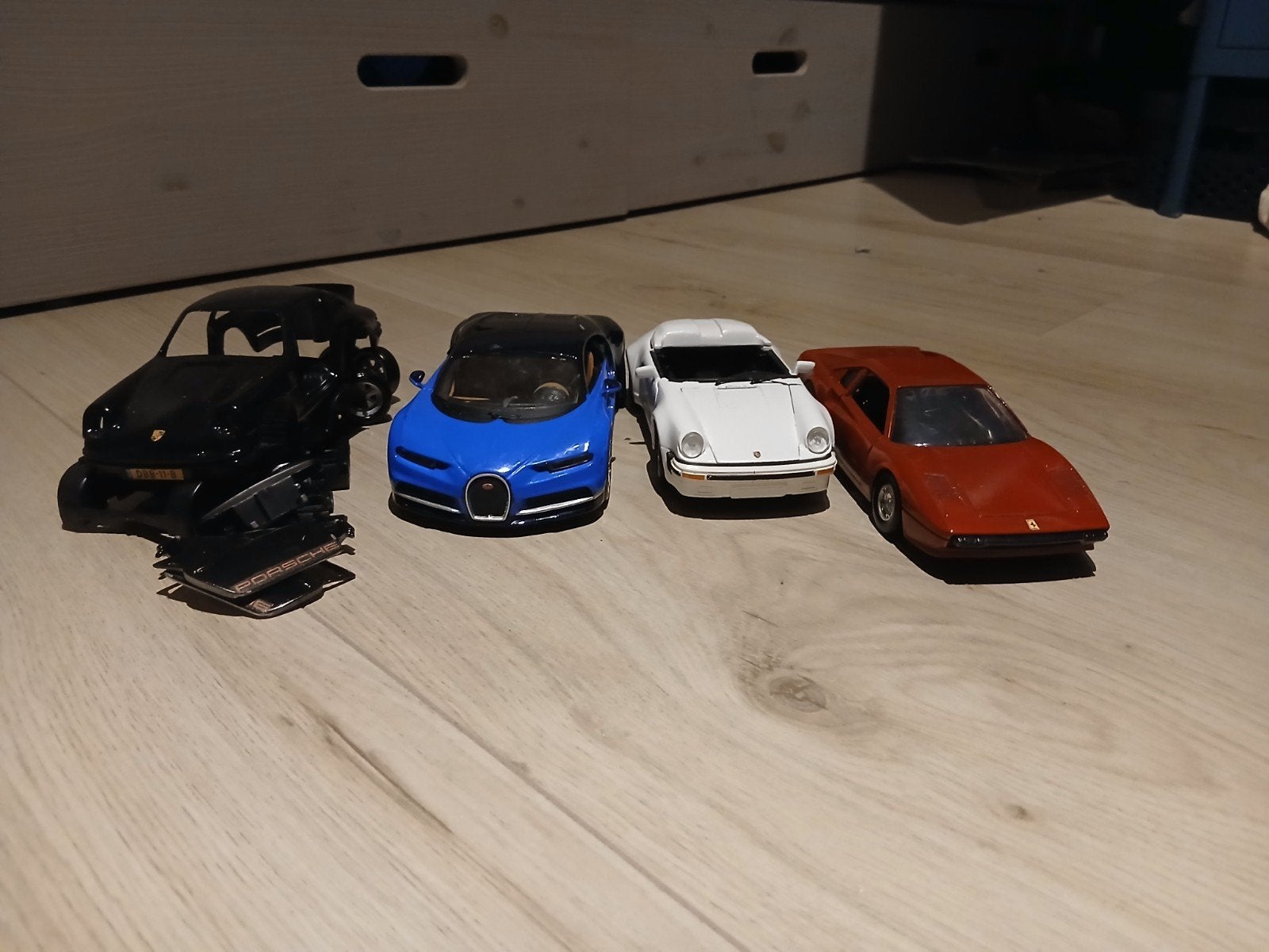 4 model auto's (opknappers), Ophalen of Verzenden