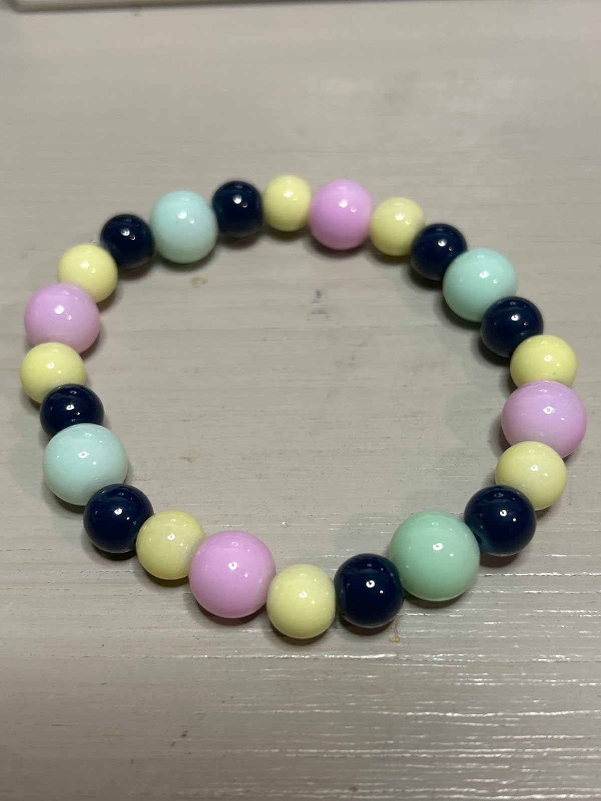 Kleurrijke kralenarmband - Pastelkleuren, Sieraden, Tassen en Uiterlijk, Verzenden, Nieuw, Overige kleuren, Overige materialen