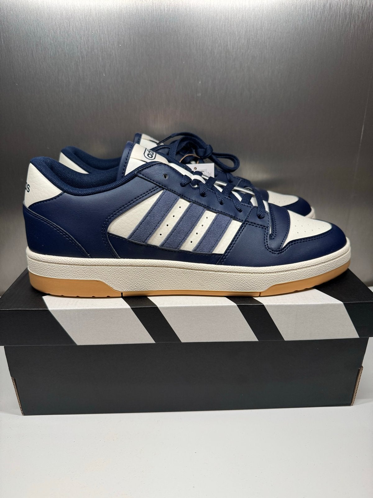Adidas Sportschoenen - Nieuw in doos, Blauw, Nieuw, Ophalen of Verzenden, Sneakers of Gympen