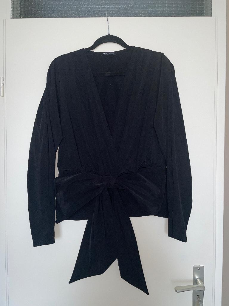 ZARA dames zwarte blouse top met strik mt L, Kleding | Dames, Maat 42/44 (L), Ophalen of Verzenden, Zo goed als nieuw, Zara