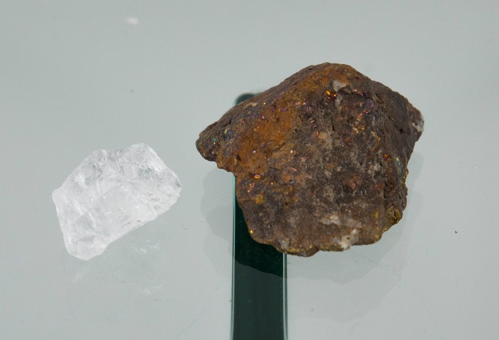 2 stenen chalcopyriet en bergkristal, Ophalen of Verzenden, Mineraal