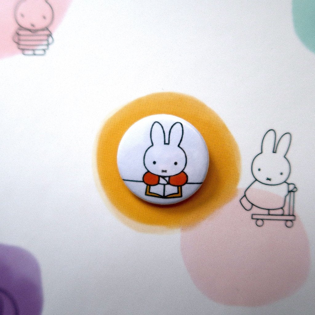 Nijntje Pluis 25MM Pin Button Badge Broche, Verzamelen, Speldjes, Pins en Buttons, Verzenden, Nieuw, Figuurtje, Button
