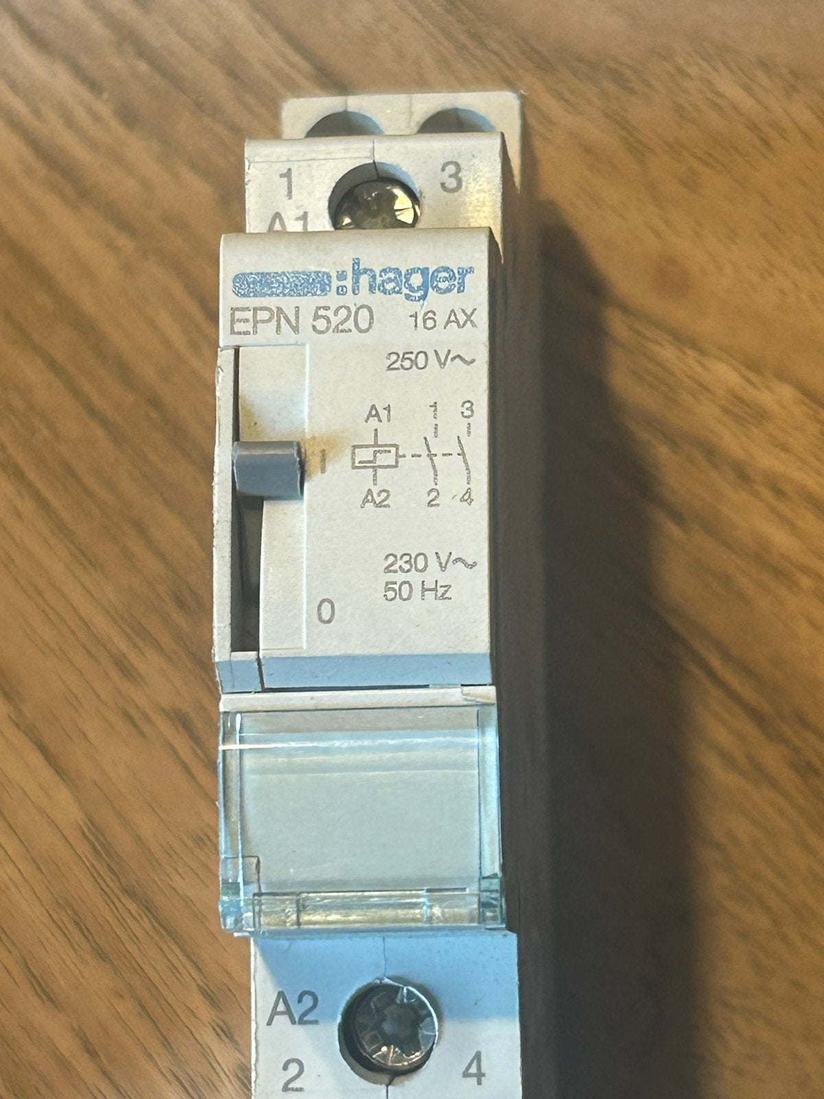 Hager EPN 520 16 AX 250V Relais Schakelaar, Ophalen of Verzenden, Gebruikt, Schakelaar