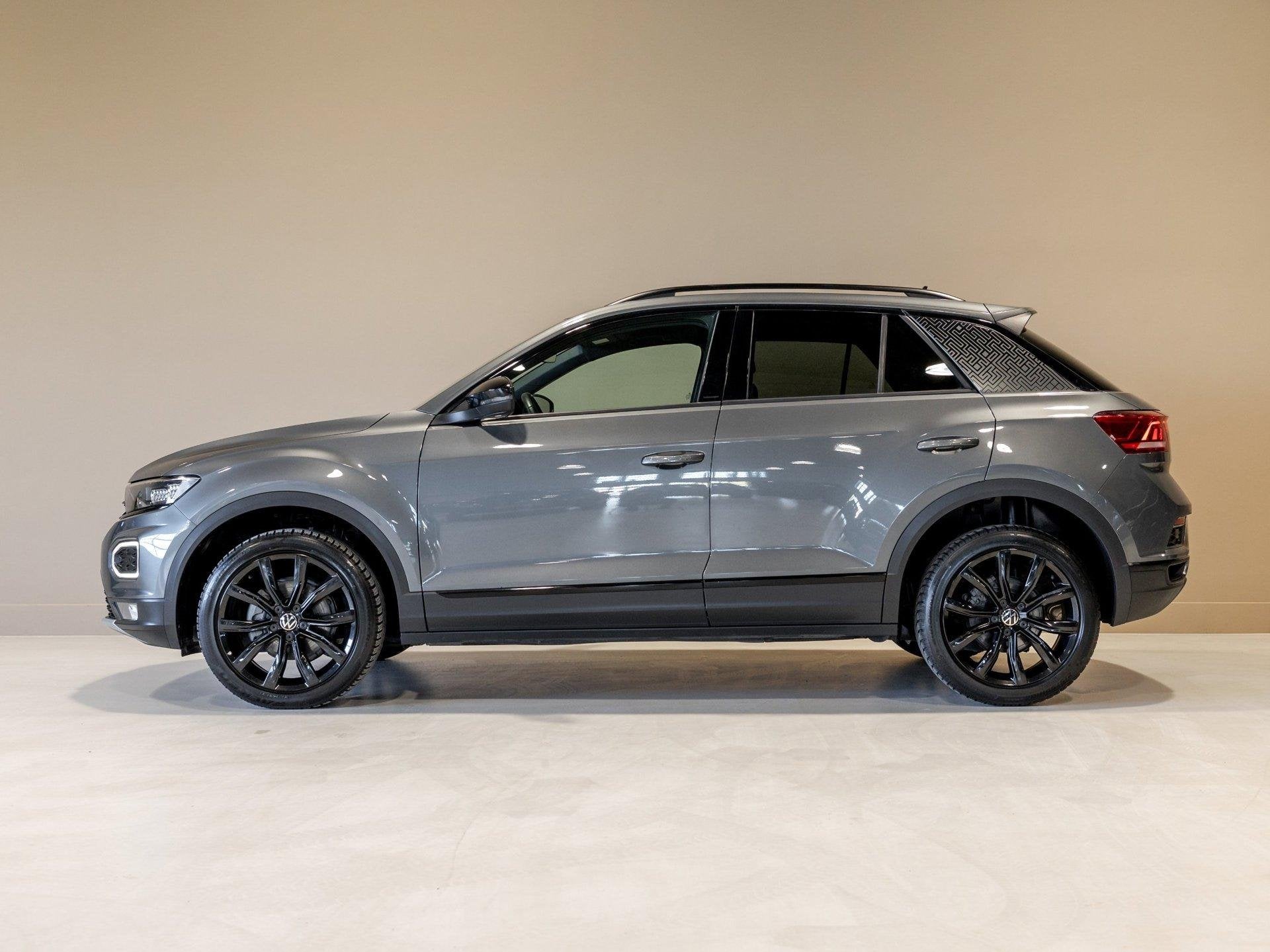 Volkswagen T-Roc Sport / 150pk / Achteruitrij camera / Virtu, Auto's, Stof, Origineel Nederlands, Bedrijf, 1348 kg