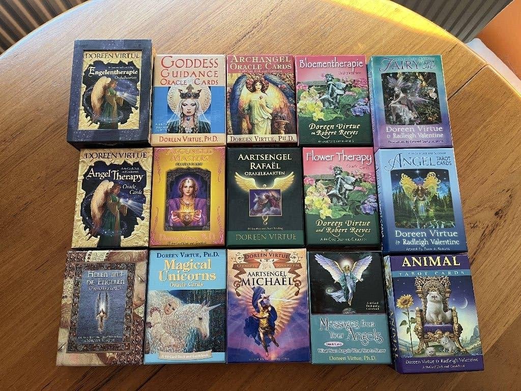 Verzameling Doreen Virtue orakel kaarten (15 decks) ZGAN, Ophalen, Zo goed als nieuw, Tarot of Kaarten leggen, Overige typen