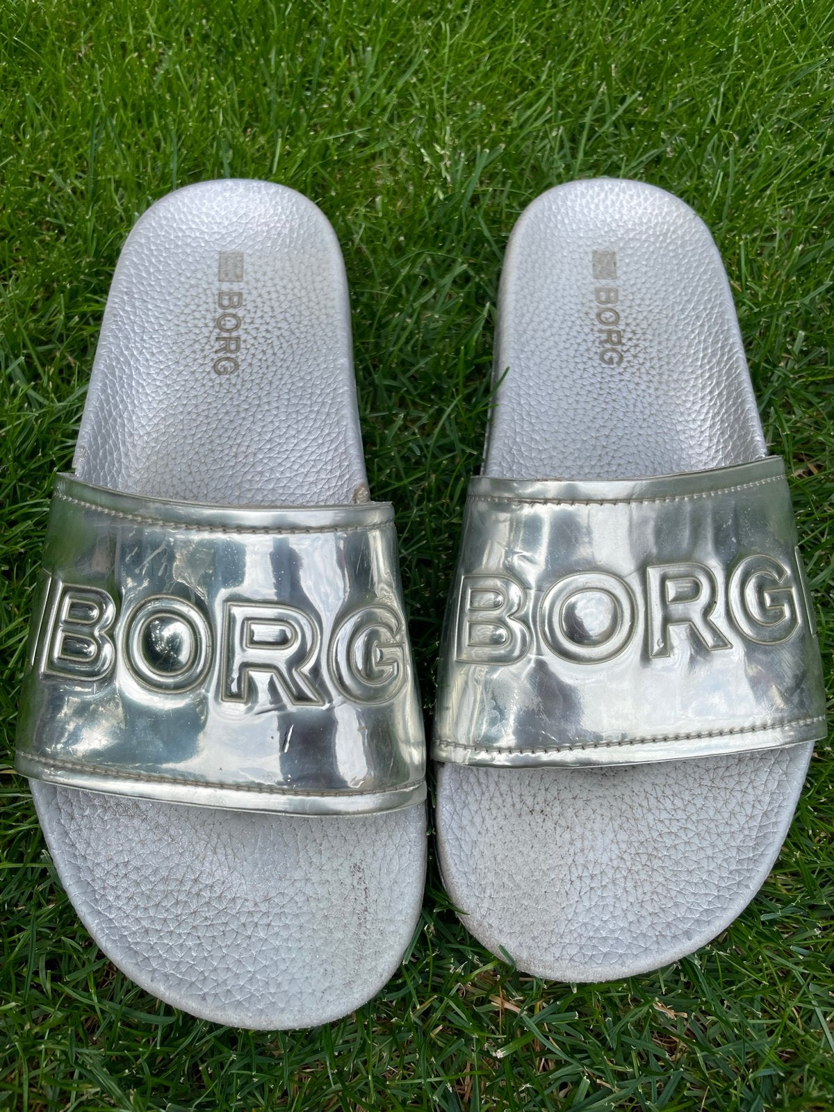 Björn Borg slippers maat 37 zilver, Kleding | Dames, Schoenen, Ophalen of Verzenden, Gedragen, Overige kleuren, Slippers