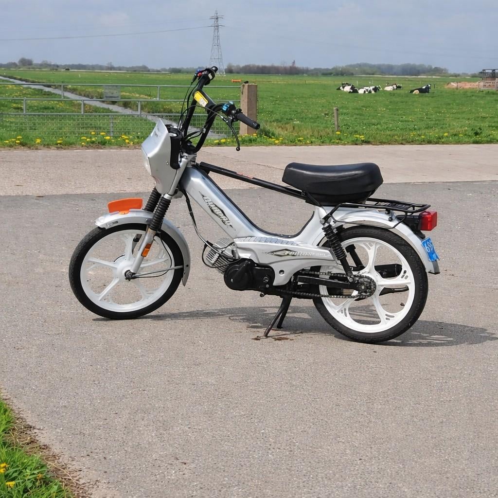 Mooie tomos quadro met blauw kenteken, Fietsen en Brommers, Brommers | Tomos, Ophalen of Verzenden, Gebruikt, Quadro