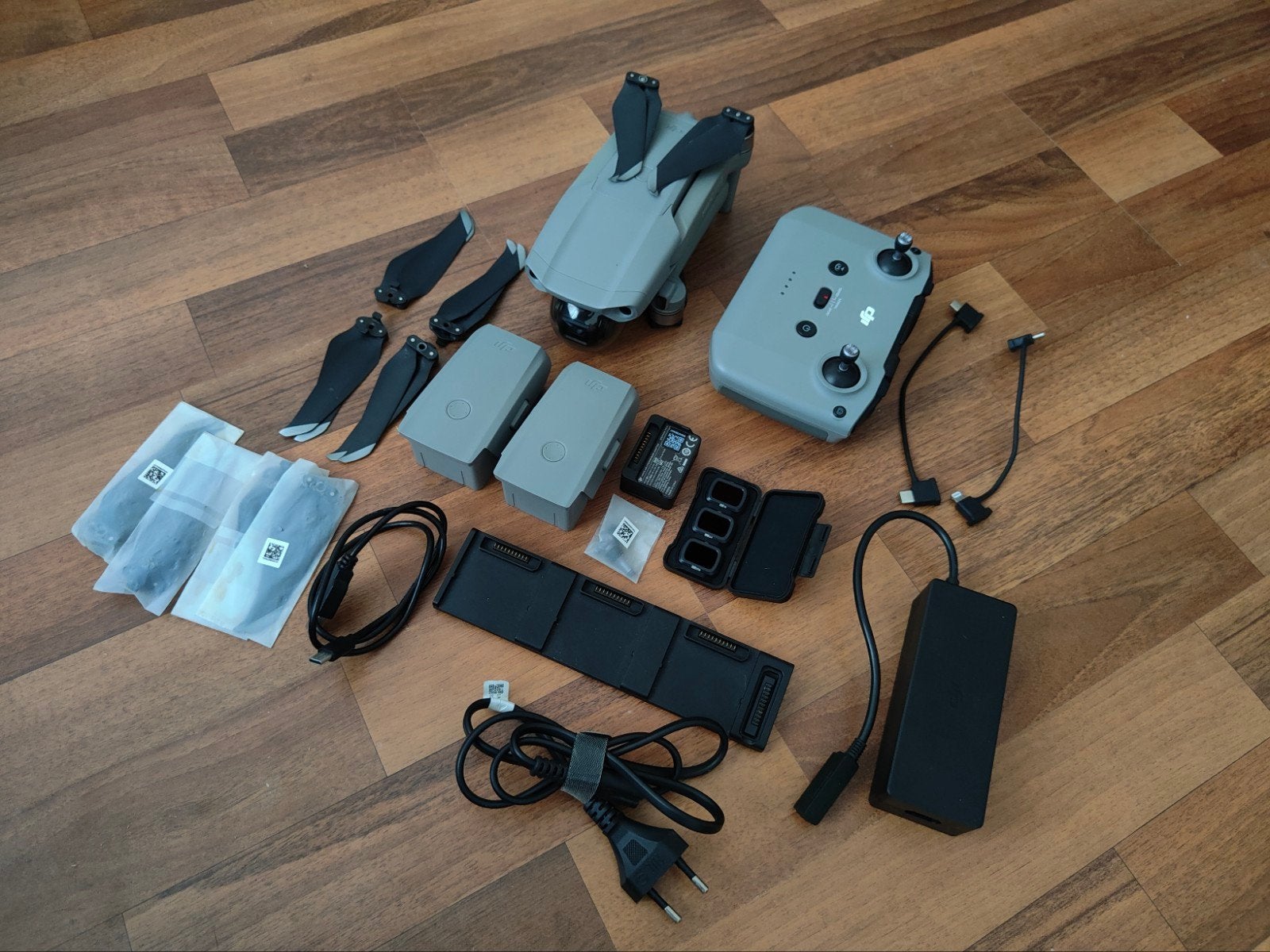 DJI Mavic Air 2 Fly More Combo, 250 tot 900 gram, 30 tot 45 minuten, Cameradrone, 5 tot 10 kilometer