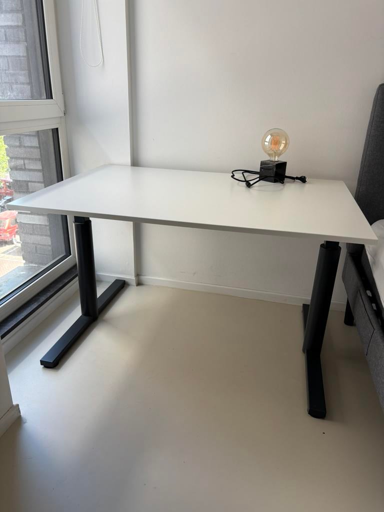 Bureau gispen, Ophalen, In hoogte verstelbaar, Zo goed als nieuw