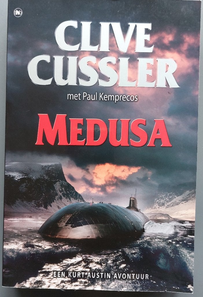 Medusa - Clive Cussler, Ophalen of Verzenden, Zo goed als nieuw, Clive Cussler