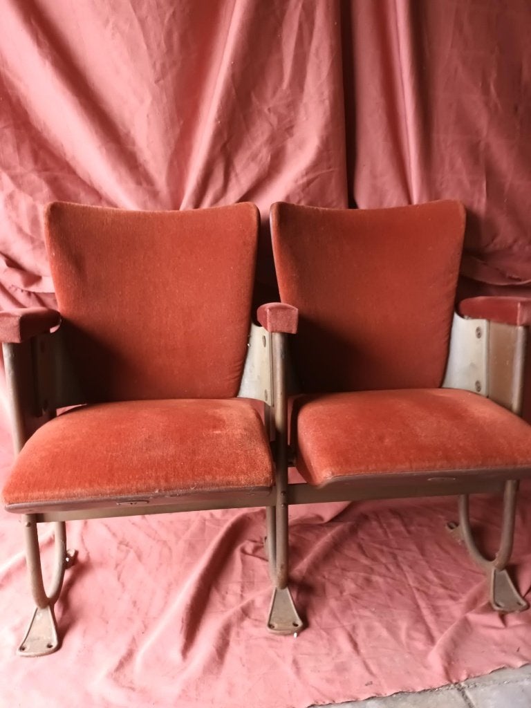theaterbank voor twee personen, Ophalen