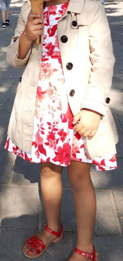 Stijlvolle Burberry beige trenchcoat voor meisjes € 90,-, Ophalen of Verzenden, Zo goed als nieuw, Burberry, Meisje