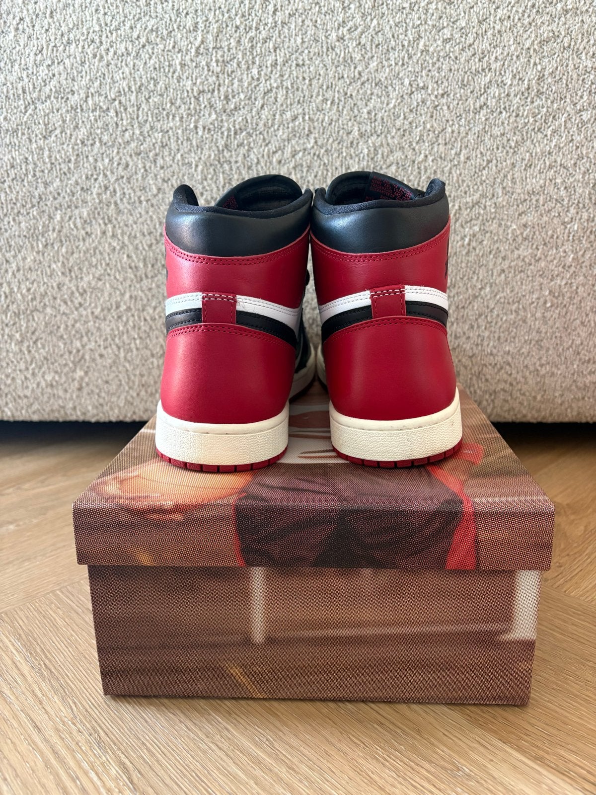 Nike Air Jordan 1 Retro High OG 'Black Toe' - Maat 44, Kleding | Heren, Schoenen, Ophalen of Verzenden, Zo goed als nieuw, Zwart