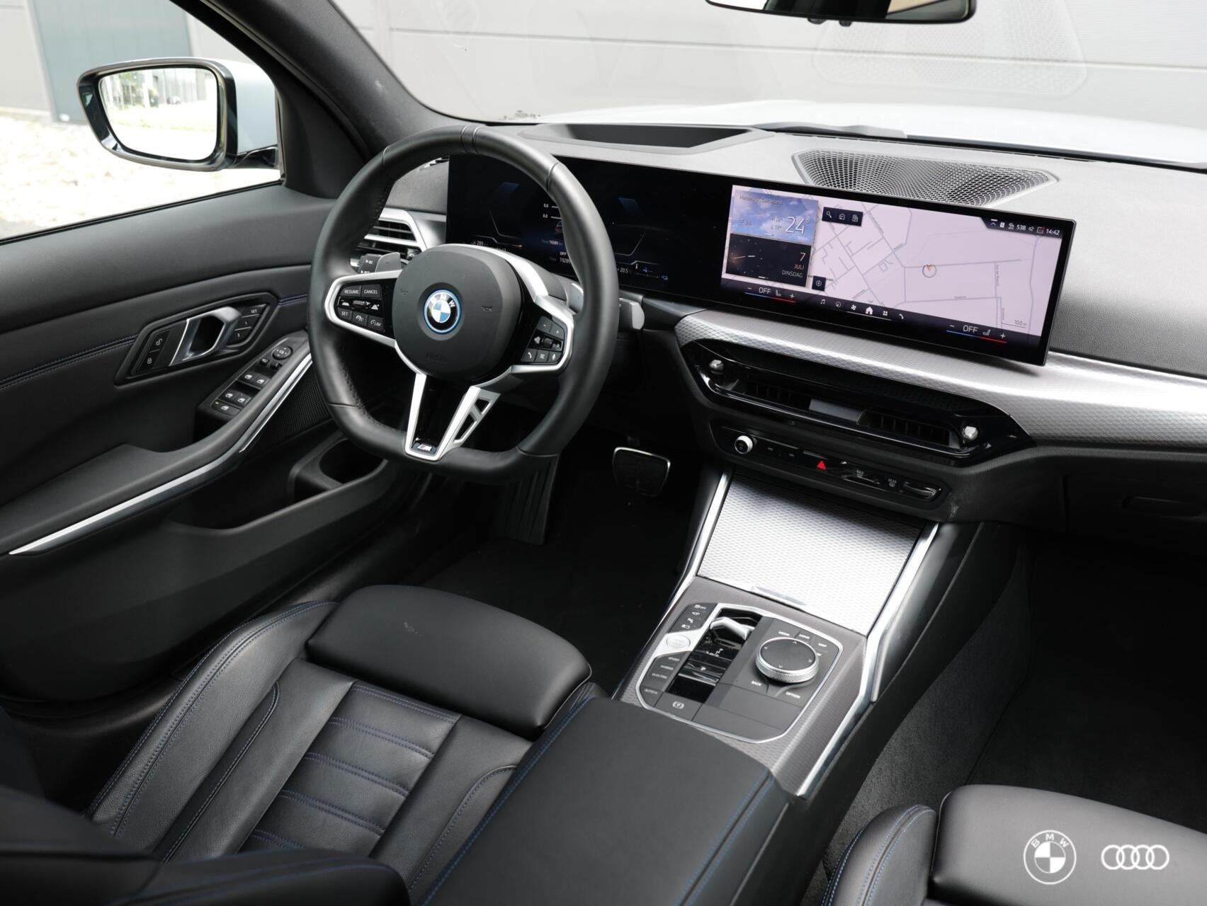BMW 3-serie 330e M Sport 22KW / ACC / HEADUP / DODEHOEK / AU, Automaat, 1998 cc, Achterwielaandrijving, 4 cilinders