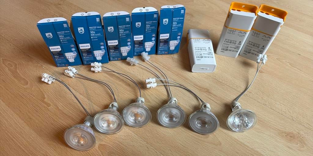 Philips LED spots 12V GU5.3 7.5W/50W 5x, 12V trafos 3x, 30 tot 60 watt, Led-lamp, Bipin of Steekvoet, Ophalen of Verzenden