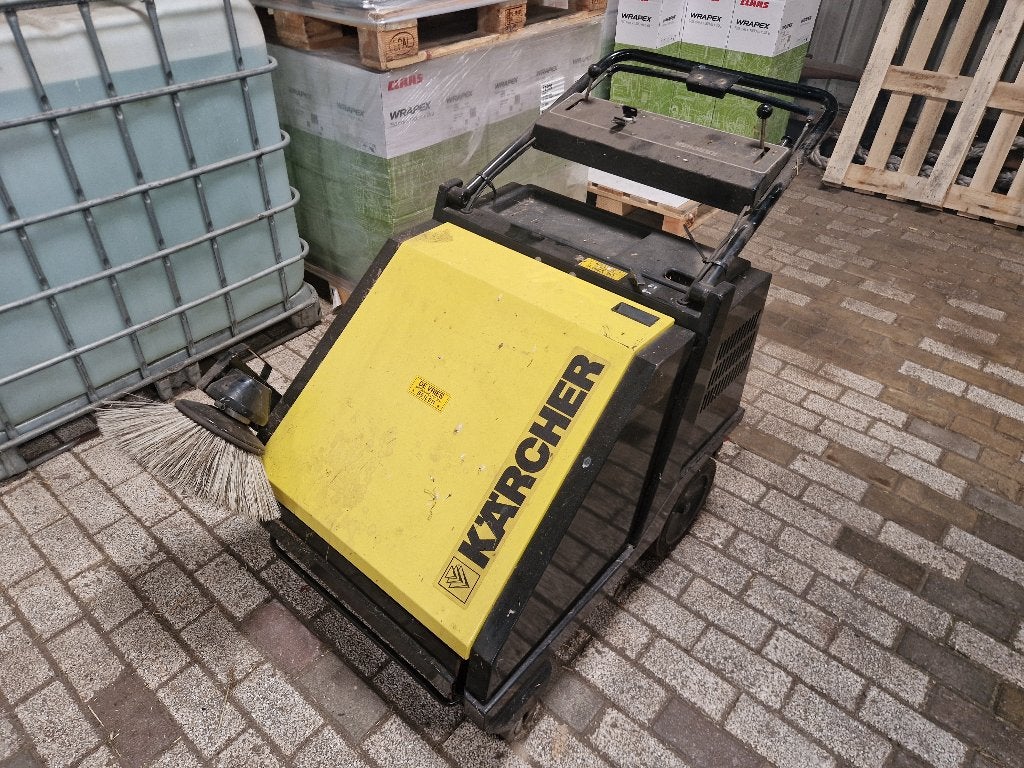 Professionele veegmachine karcher benzine, Ophalen, Gebruikt