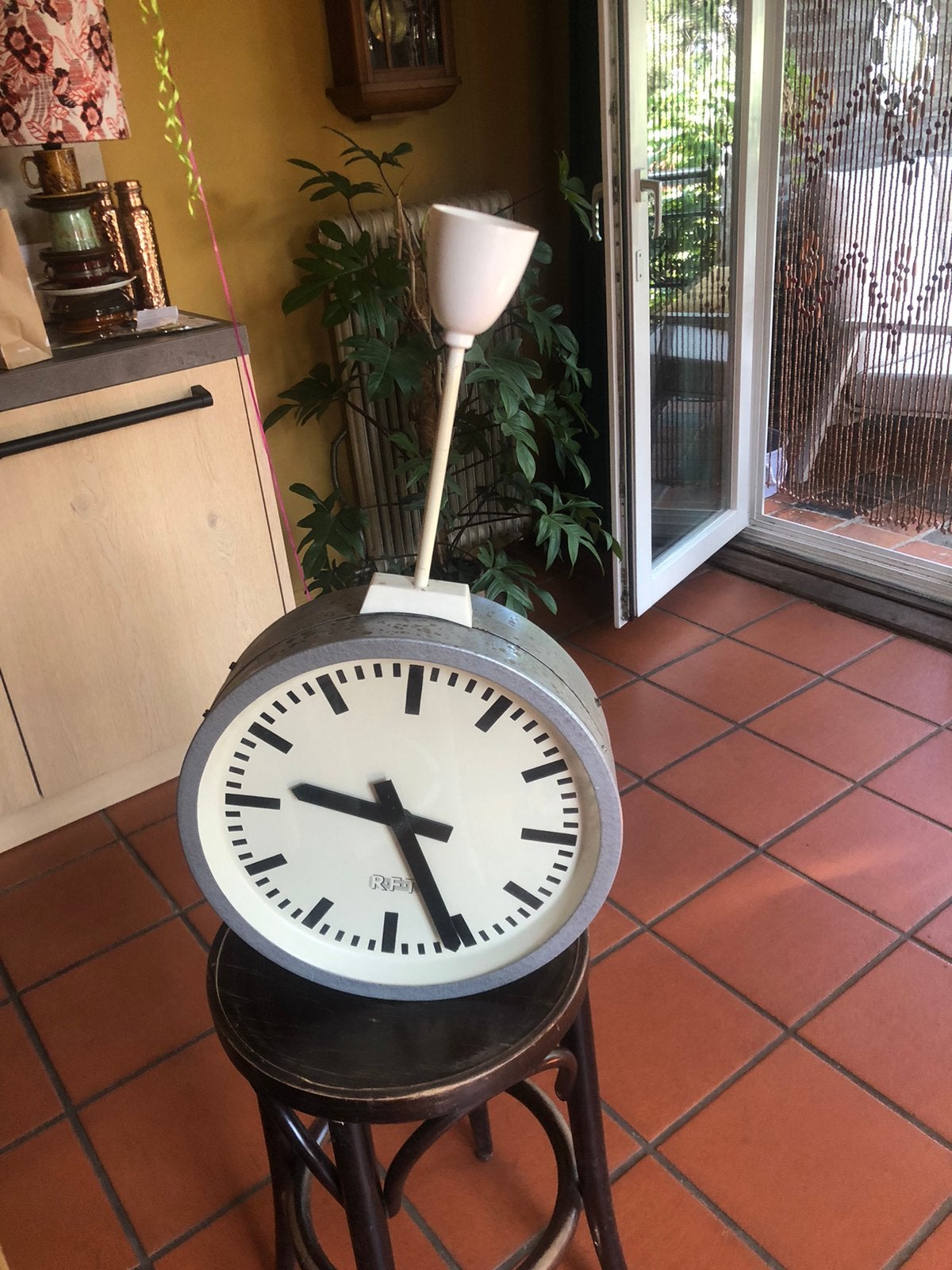 Stationsklok diameter 45 cm, Ophalen, Zo goed als nieuw, Wandklok