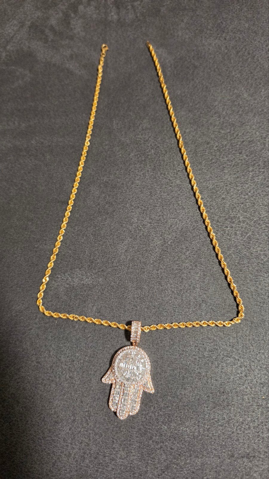 Gouden ketting met hand hanger, Ophalen, Zo goed als nieuw, Met edelsteen, Goud