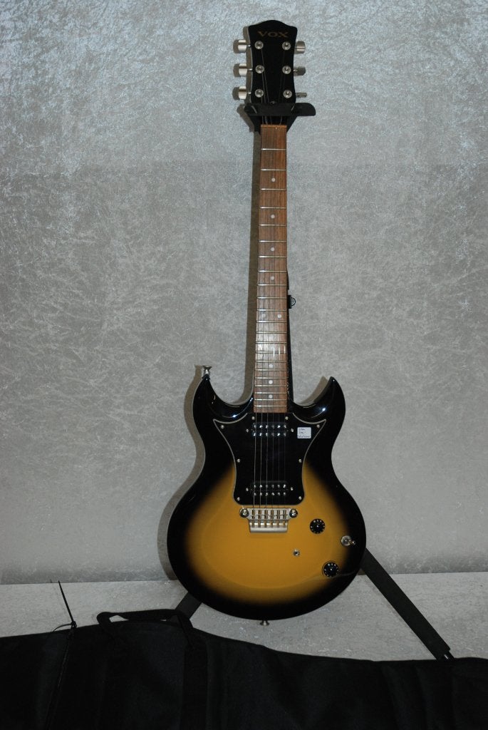 Vox Double cut away, Indonesia met tas <26260205>, Gebruikt, ., Vox, Ophalen of Verzenden