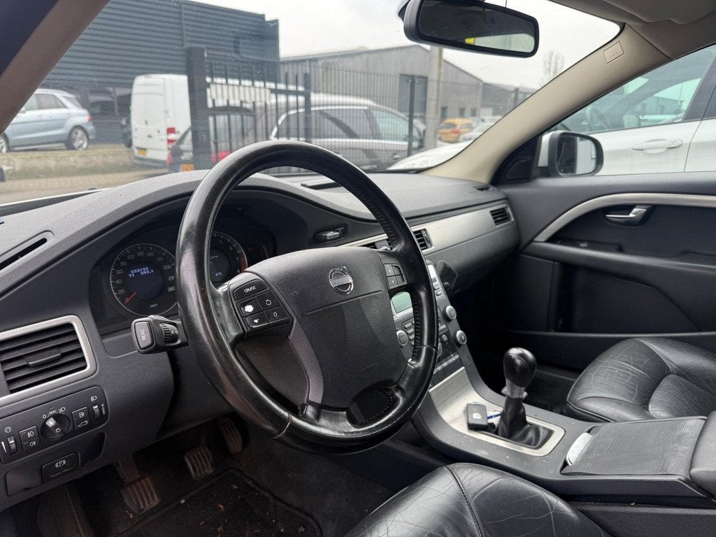 Volvo V70 2.0 Kinetic 2009 Nieuw model Leder Navi, Auto's, Gebruikt, Handgeschakeld, Parkeersensor, Euro 4