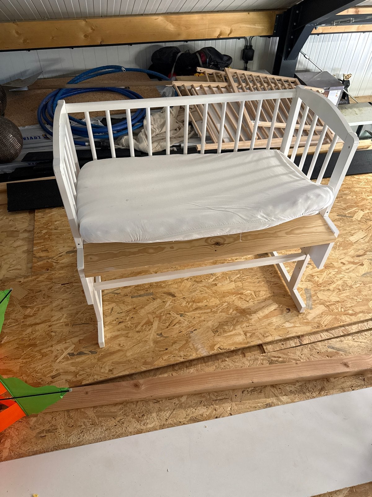 Petite amelie  Co-sleeper Wiegje- Perfect voor naast het bed, Ophalen of Verzenden, Gebruikt, Wieg