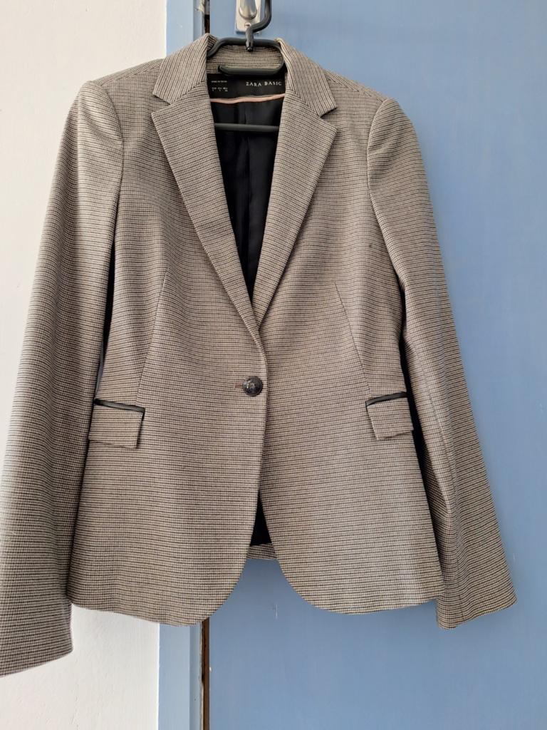Prachtige getailleerde grijze Zara blazer maat 36/S, Ophalen of Verzenden, Zo goed als nieuw, Maat 36 (S), Grijs