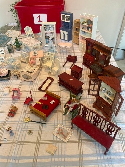 Vintage poppenhuismeubels, Ophalen, Zo goed als nieuw, Poppenhuis