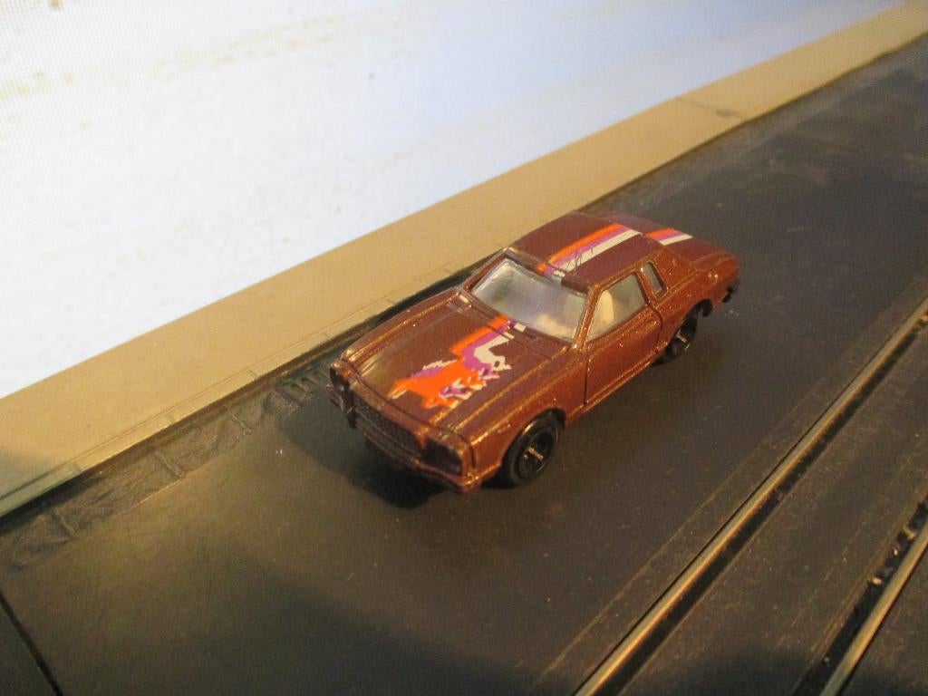1:67 Ford Mustang II Notchback - Welly metallic-bruin, Ophalen of Verzenden, Gebruikt, Auto