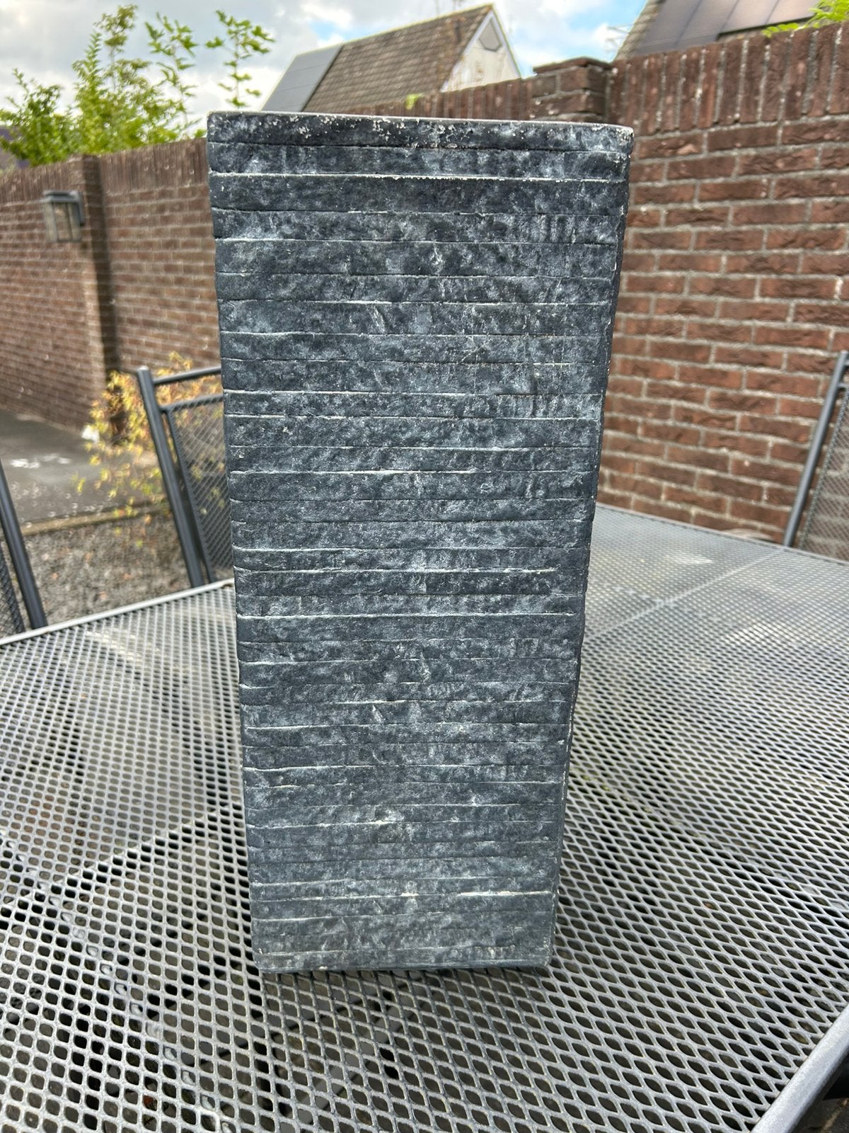 Leuke stenen bloempot voor buiten, Tuin en Terras, Bloempotten, Ophalen, Gebruikt, Vierkant, Minder dan 25 cm